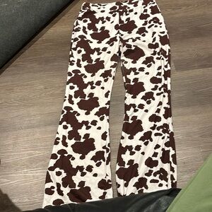 Cow print flair leggings